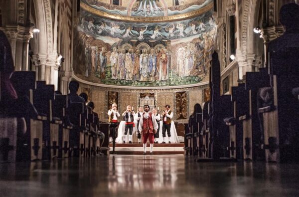 Where to have a romantic dinner in Rome with a show