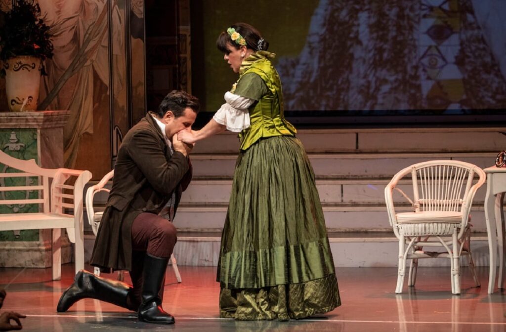 What is the story of La Traviata the opera? I Virtuosi dell'opera di Roma